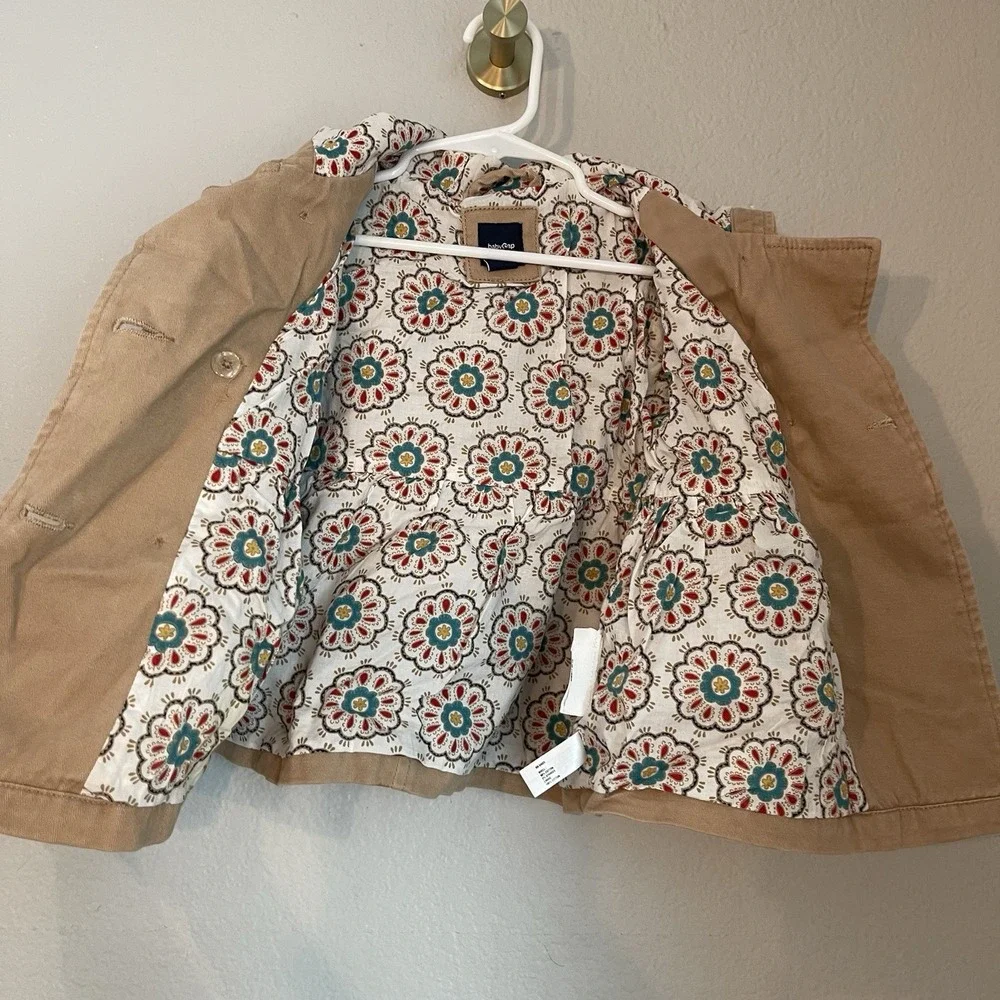 Baby GAP Girls 4T Tan Hooded Cotton Jacket Button Up Paisley Lined Cute